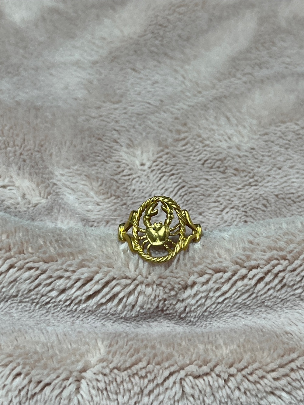 Vintage Avon Gold Crab Rope Ring